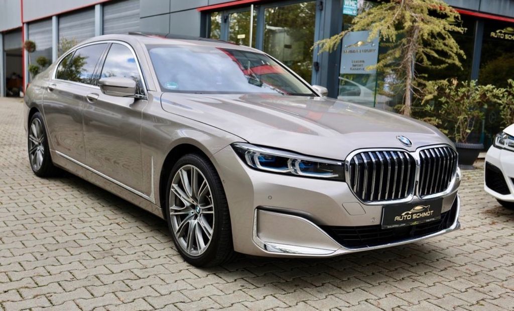 Image of BMW 745