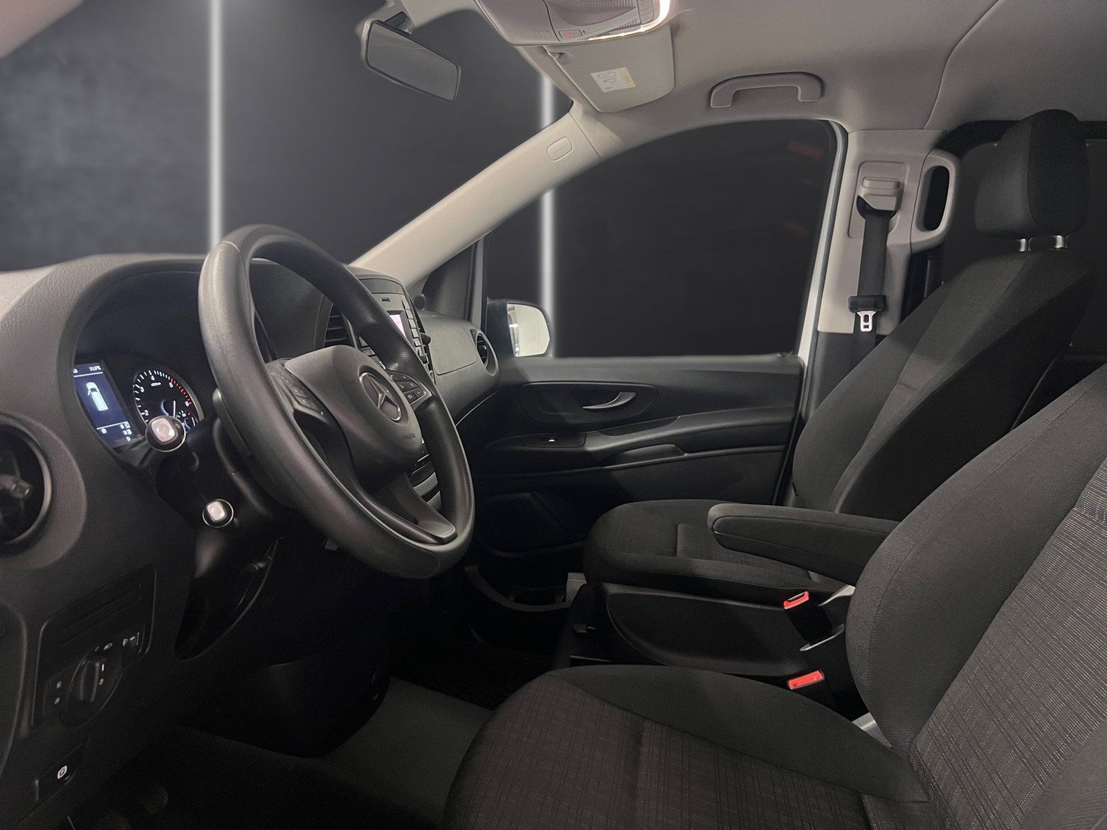 Fahrzeugabbildung Mercedes-Benz Vito 114 CDI Tourer PRO Extralang*AHK*Navi*SHZ*