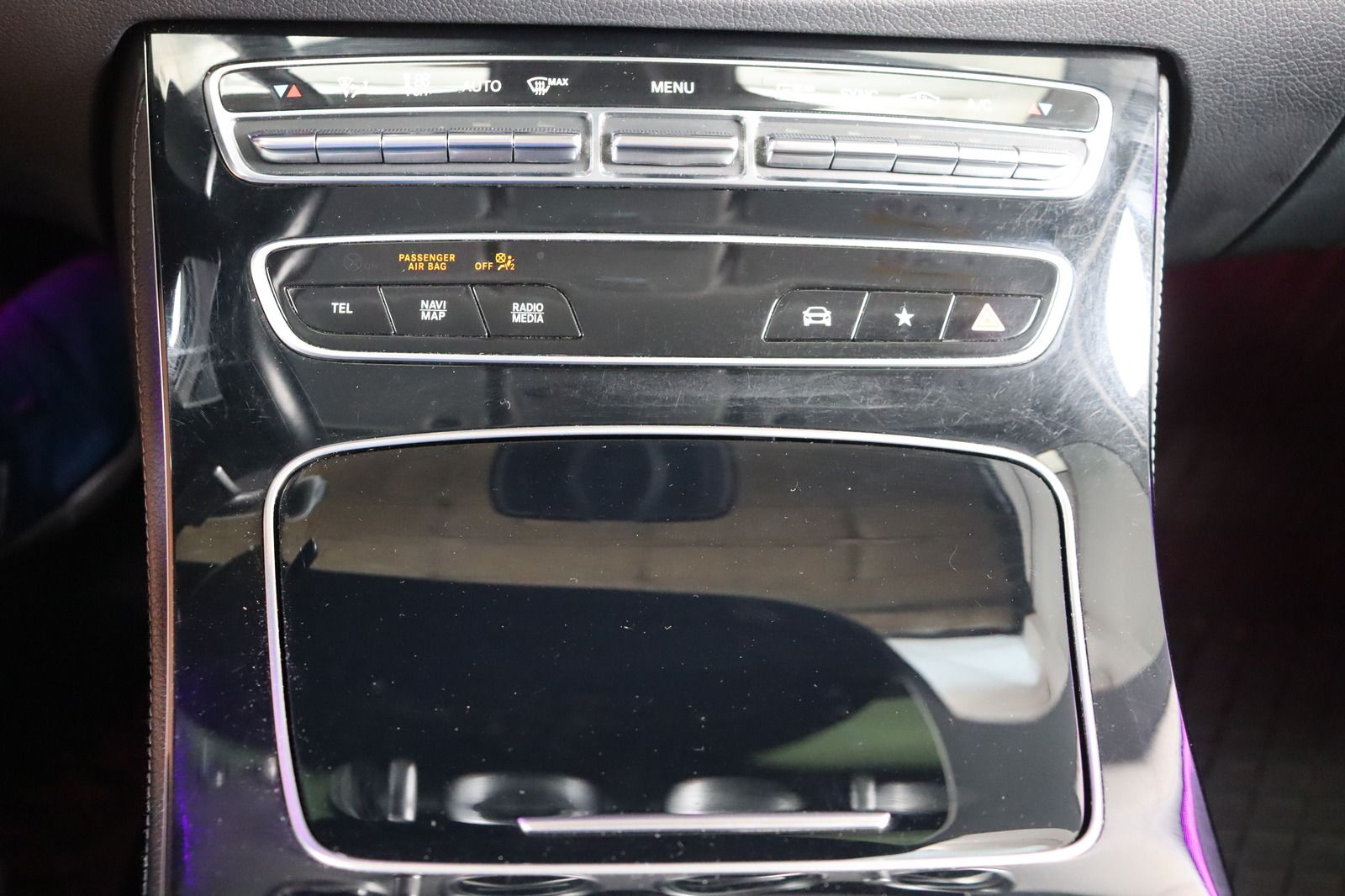 Fahrzeugabbildung Mercedes-Benz E 220 T d  * LED * DAB * Widescreen