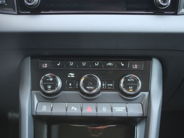 Karoq 1.6 TDI Style  Navi*Standheizung*LED
