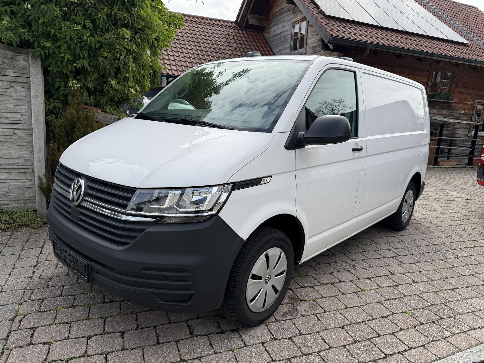 Volkswagen T6.1 Transporter Ka FWD NAVI PDC-KAM TEMPO 3-SIT