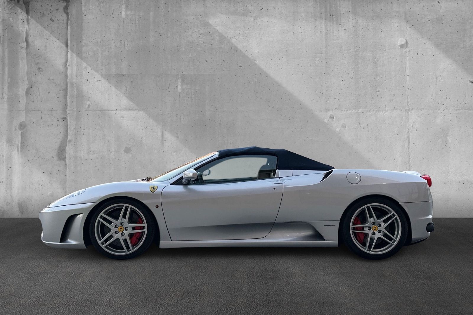 Fahrzeugabbildung Ferrari F430 Spider*PDC*Embleme*HiFi