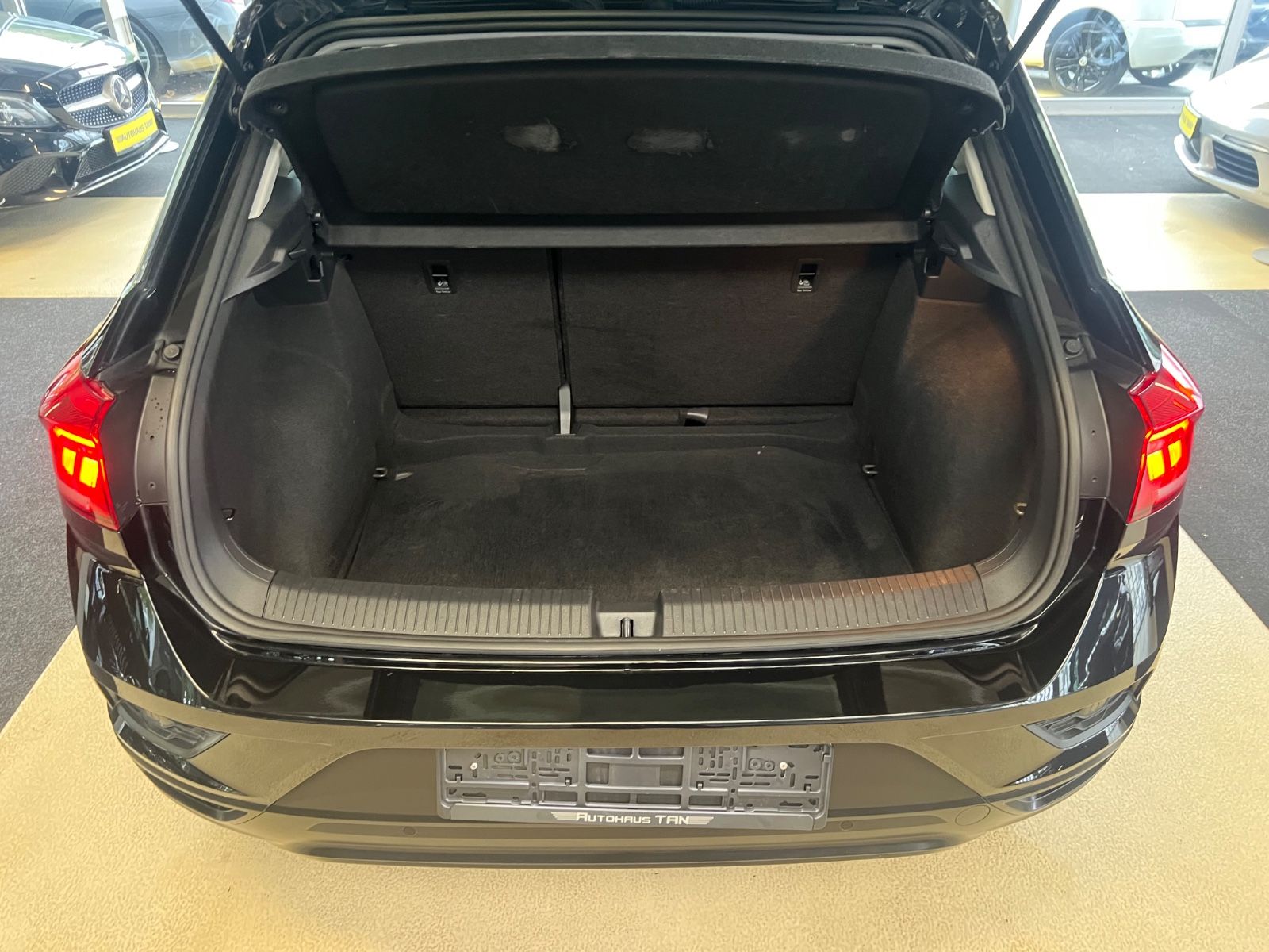 Fahrzeugabbildung Volkswagen T-Roc TDI *NAVI* CAR-PLAY *