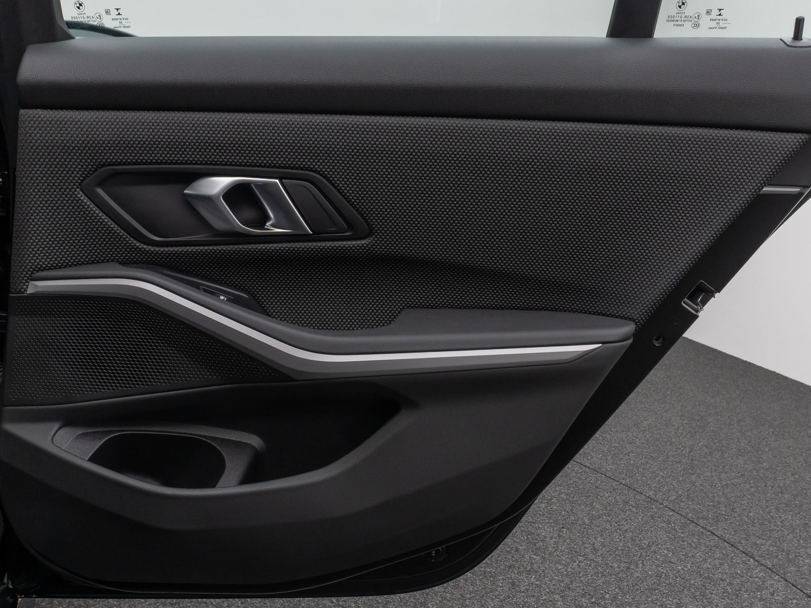 Fahrzeugabbildung BMW 320d xD  Glasdach Kamera DAB Geschwindigkeitsreg