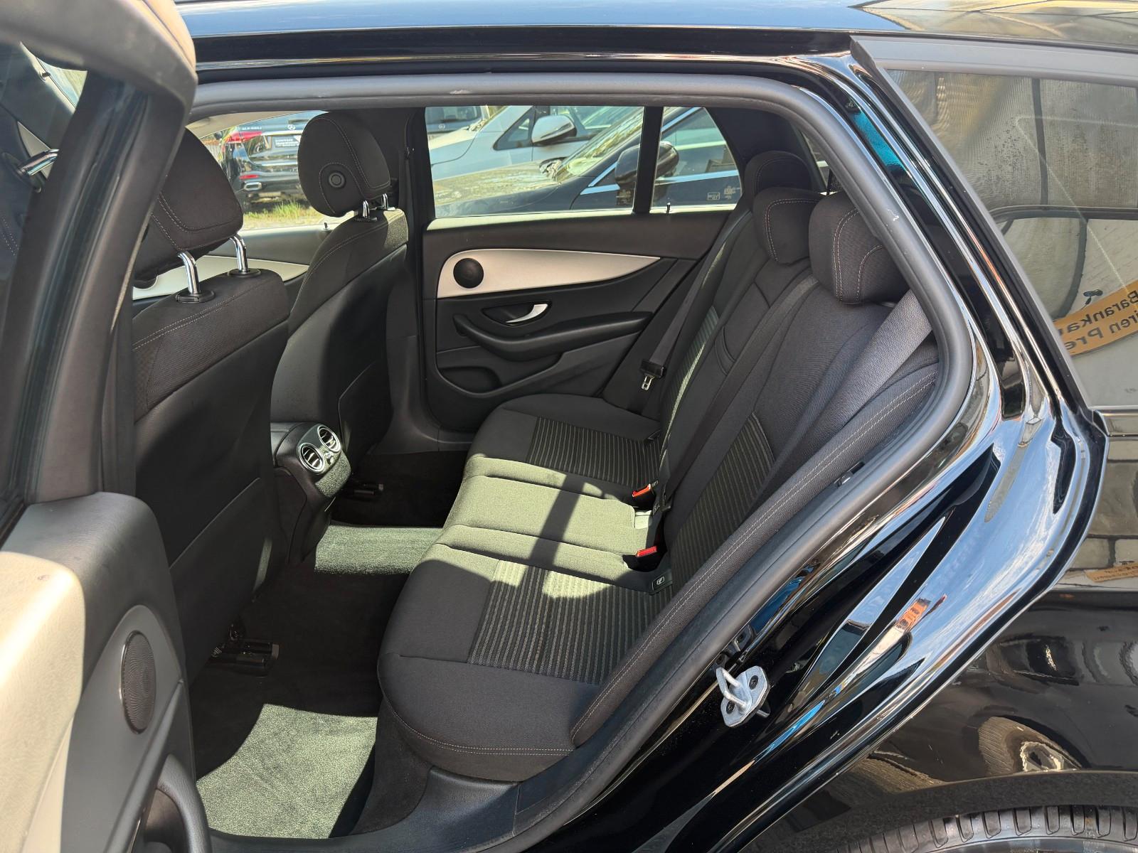 Mercedes-Benz E 200 LED/EL. SITZE/NAVI/KAMERA/LUFTFEDERUNG