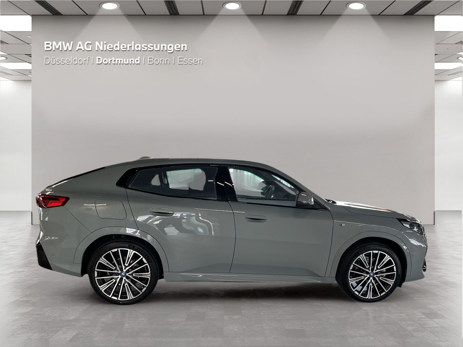 BMW iX2 - Bild 8