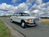 Mercedes-Benz 240 D - Mercedes-Benz 240: 240d