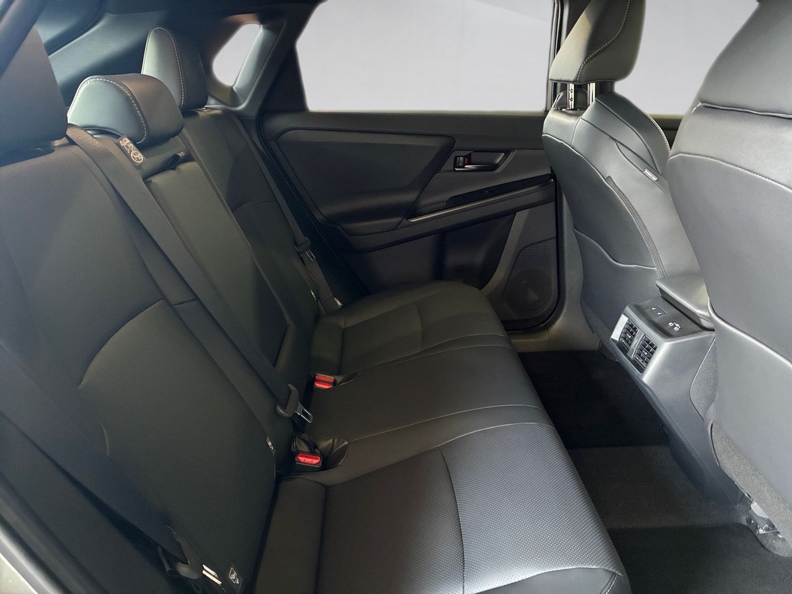 Fahrzeugabbildung Toyota bZ4X AWD Lounge 360,Kamera,LED,Navi,SHZ,ACC,PDC