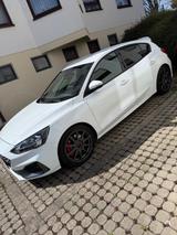 Ford Focus 2,3 EcoBoost ST Automatik Performance Pake - Ford Focus ST Performance Gebrauchtwagen