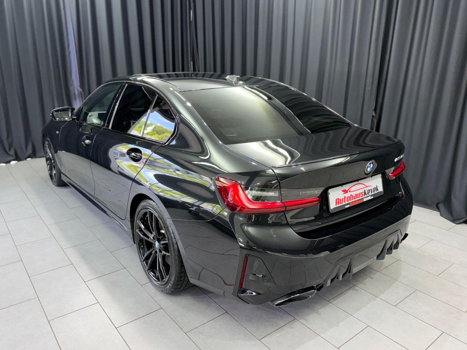 Fahrzeugabbildung BMW M340i Limousine xDrive |H/K|HuD|PANO