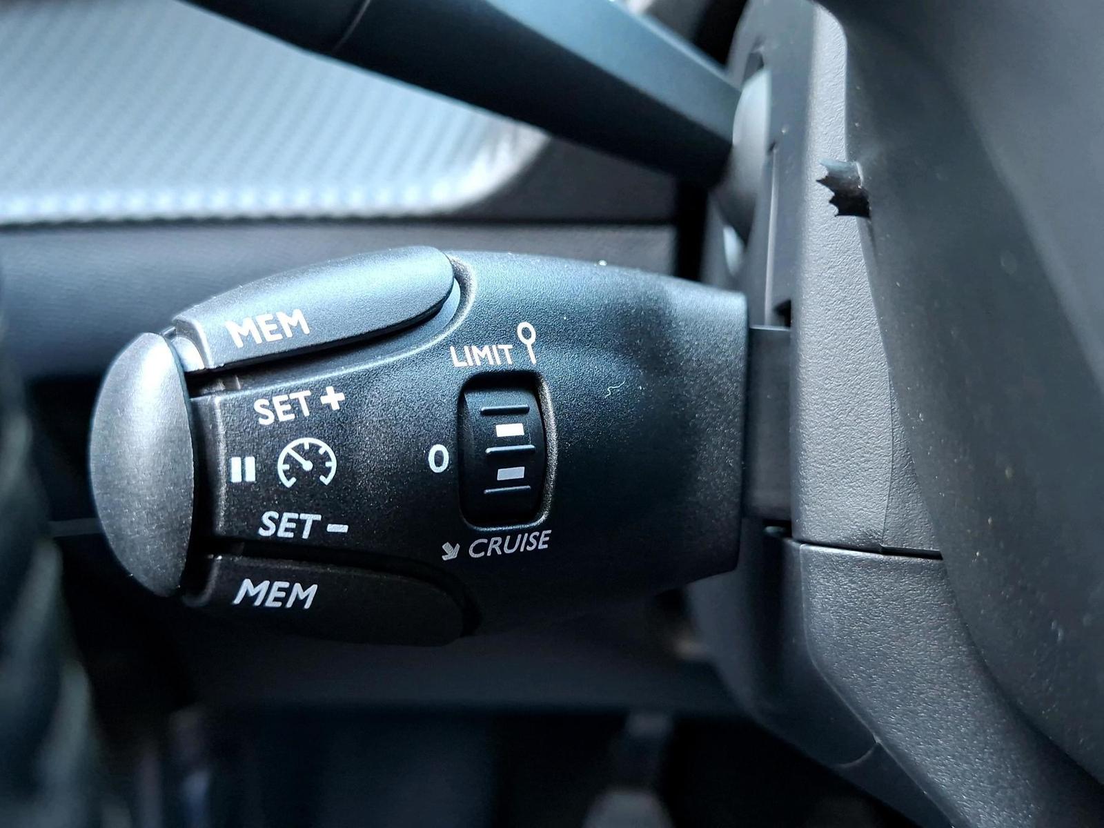 Peugeot 2008 Style Turbo 100