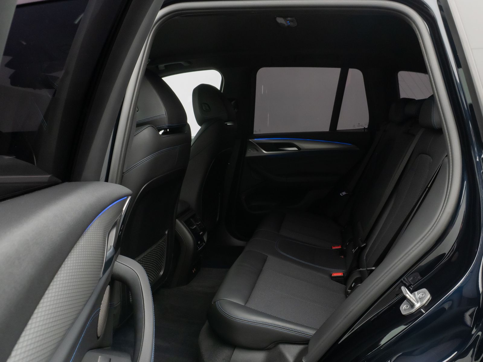 Fahrzeugabbildung BMW X3 xD20d M Sport Kamera HUD DAB H/K AHK Komfort