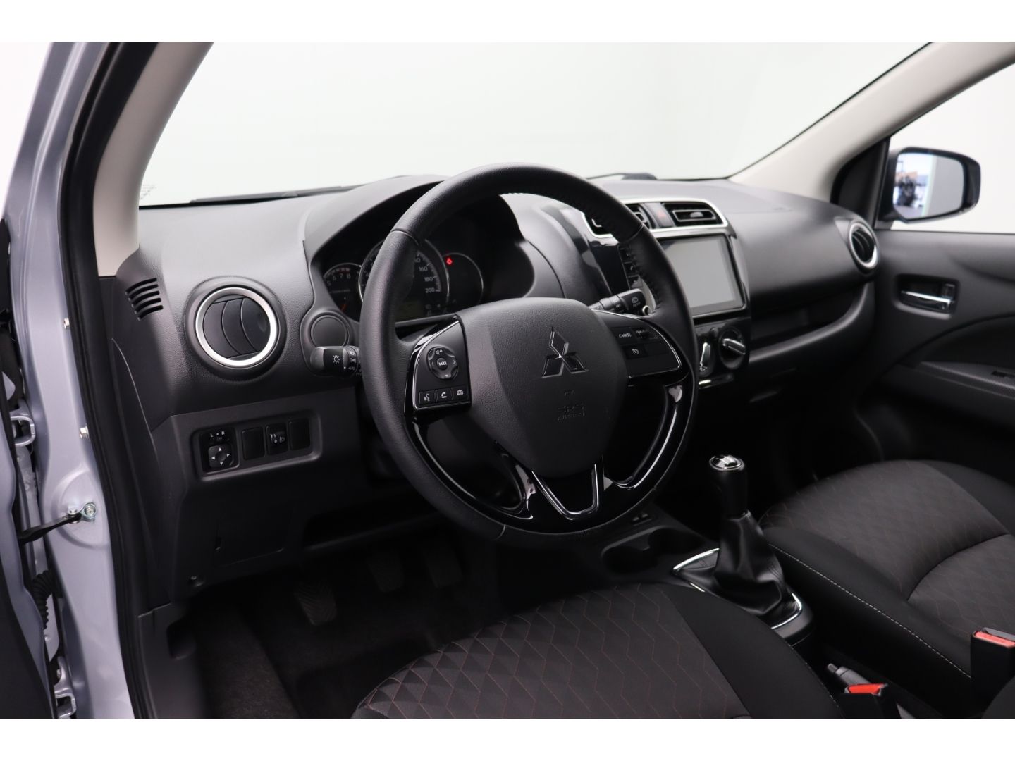 Fahrzeugabbildung Mitsubishi Space Star 1.2 Select+ Kamera  DAB