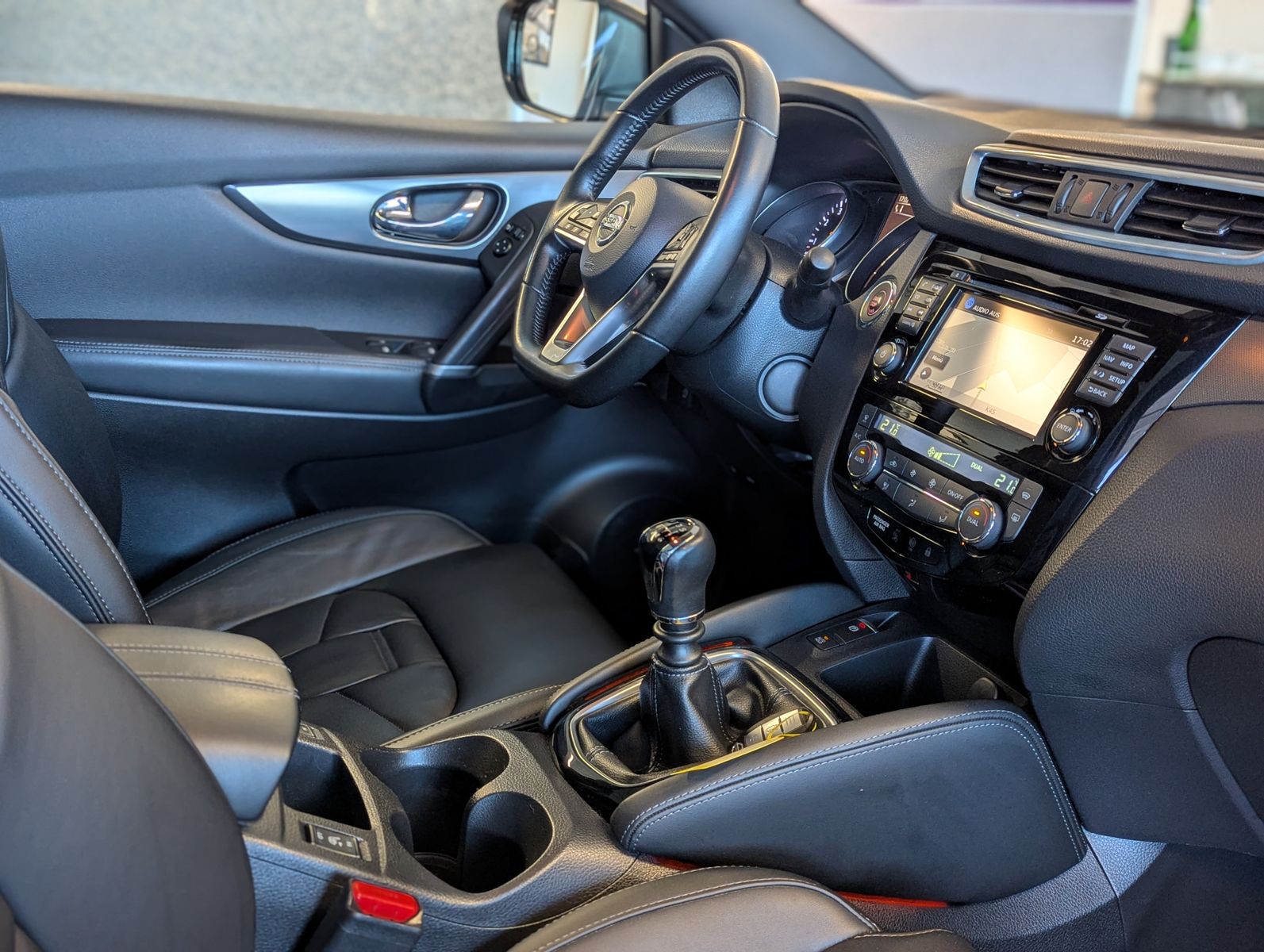 NISSAN Qashqai 1.6 DIG Tekna+ Pano Bose 360° Memory 19" - Image 10