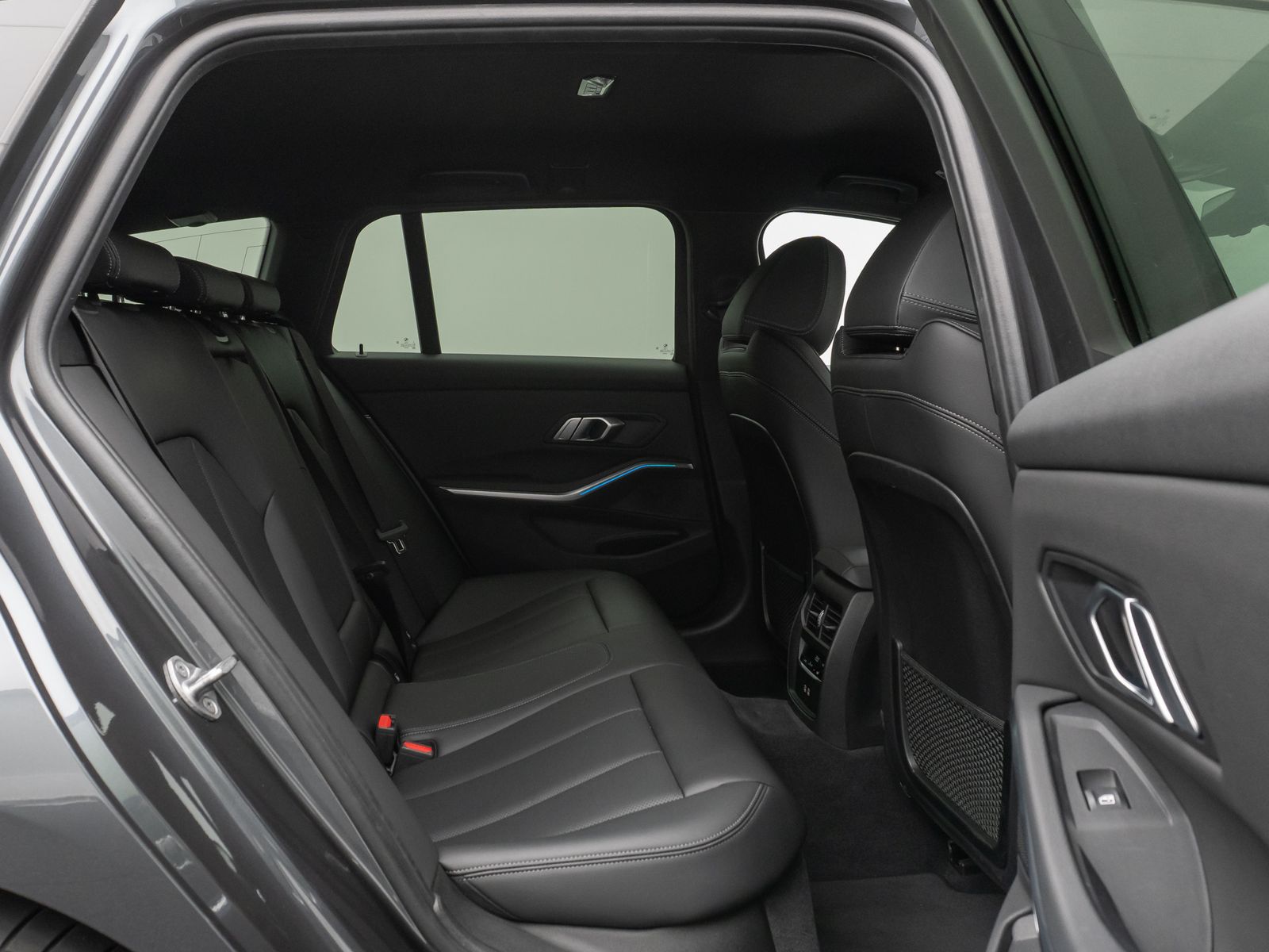 Fahrzeugabbildung BMW 320e M Sport HiFi DAB PDC Fernlichtassist 19Zoll