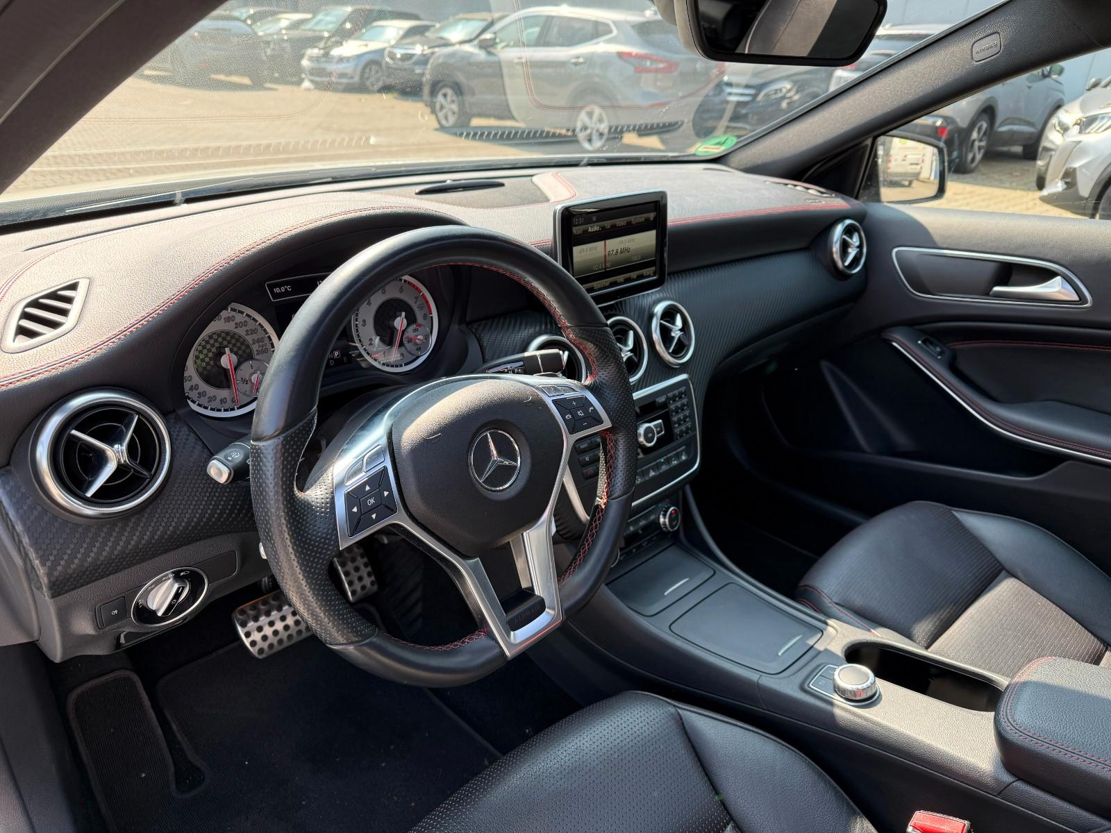 Mercedes-Benz A 250 4Matic AMG Line* Panorama* Bi-Xenon*