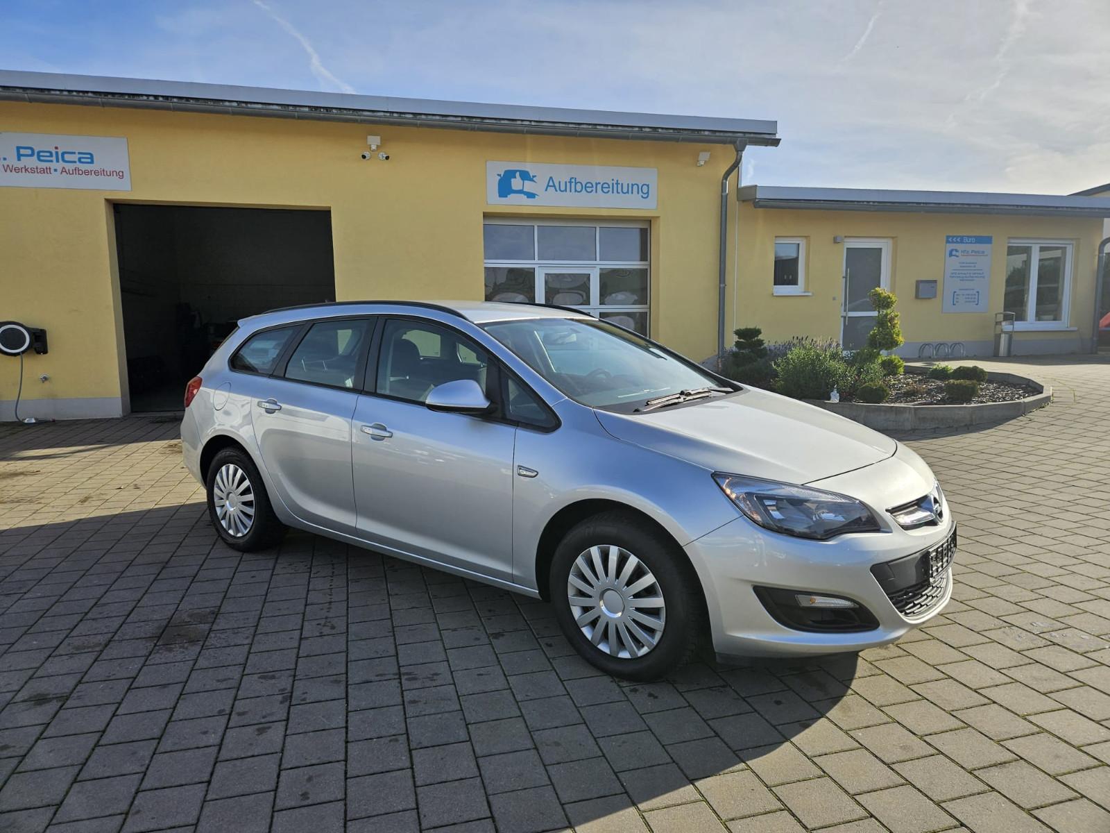Opel Astra J Sports Tourer Edition*Navi*AHK*