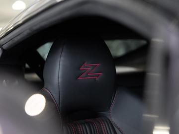2013 Aston Martin V12 VANTAGE 照片 6