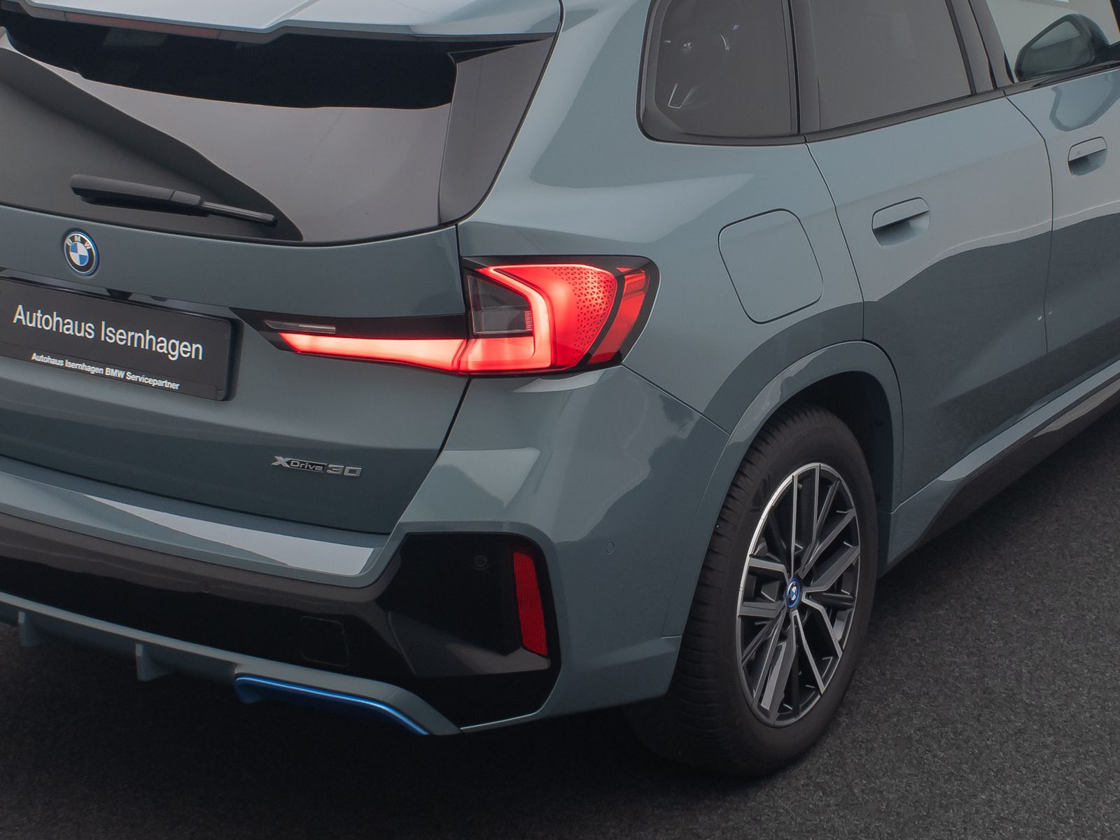 Fahrzeugabbildung BMW iX1 xD30 M Sport HUD DAB AHK 360&deg; CockpitPro 18"