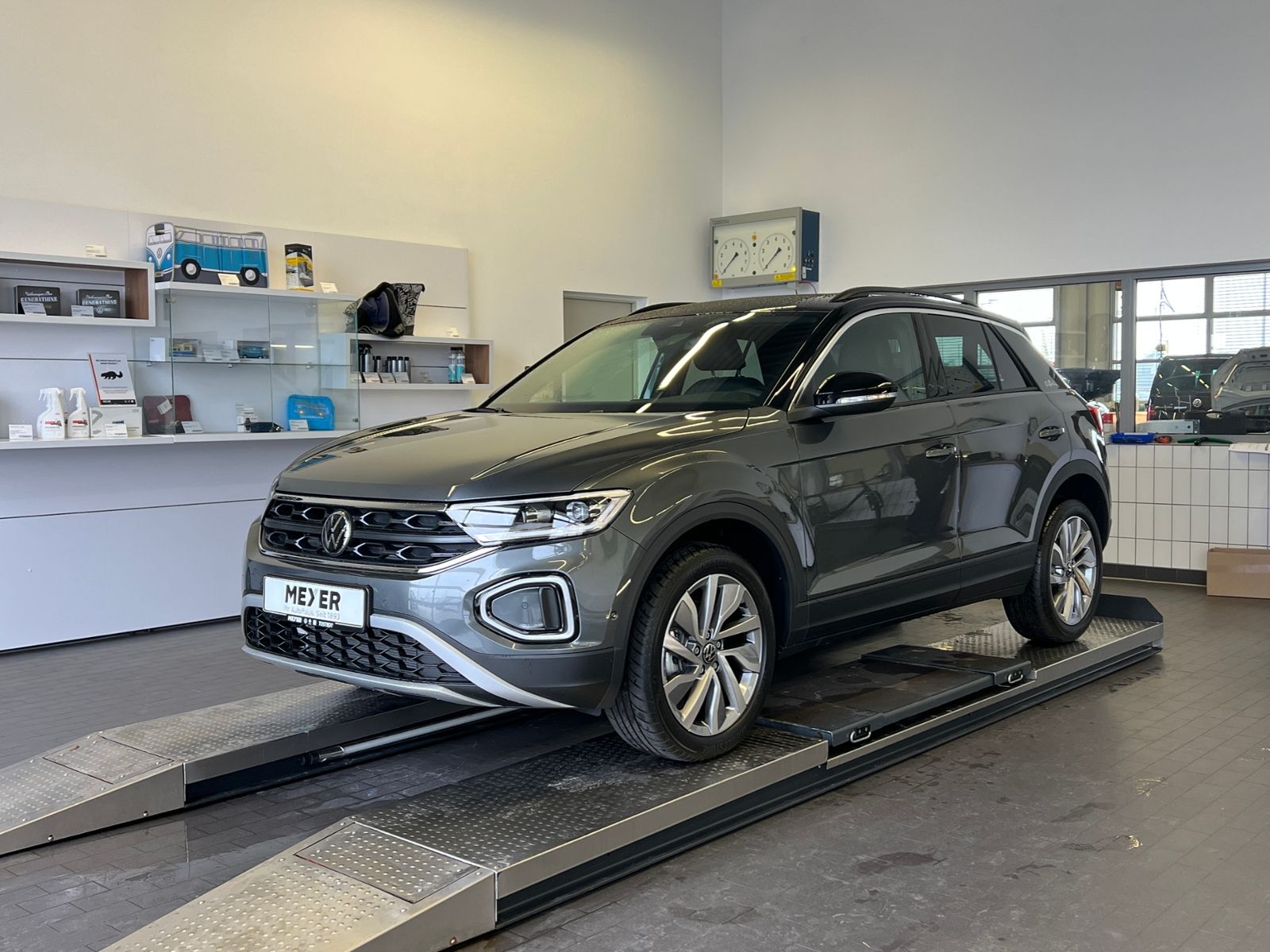 Fahrzeugabbildung Volkswagen T-Roc GOAL 2.0 TDI DSG *AHK,KESSY*