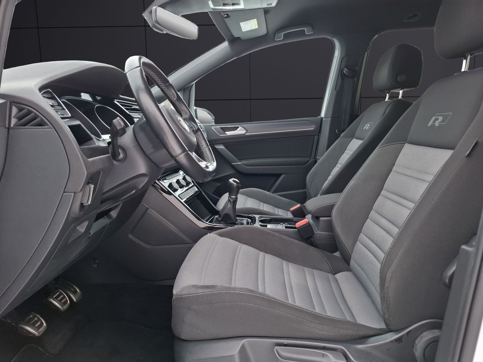 Fahrzeugabbildung Volkswagen Touran TDI Highline 7-Si R-Line LED AHK Navi ACC