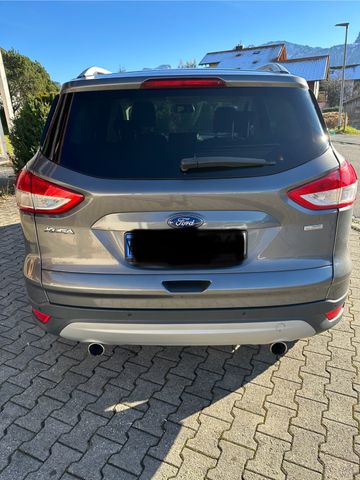 Ford Kuga 1,6 EcoBoost 2x4 110kW Titanium Titanium