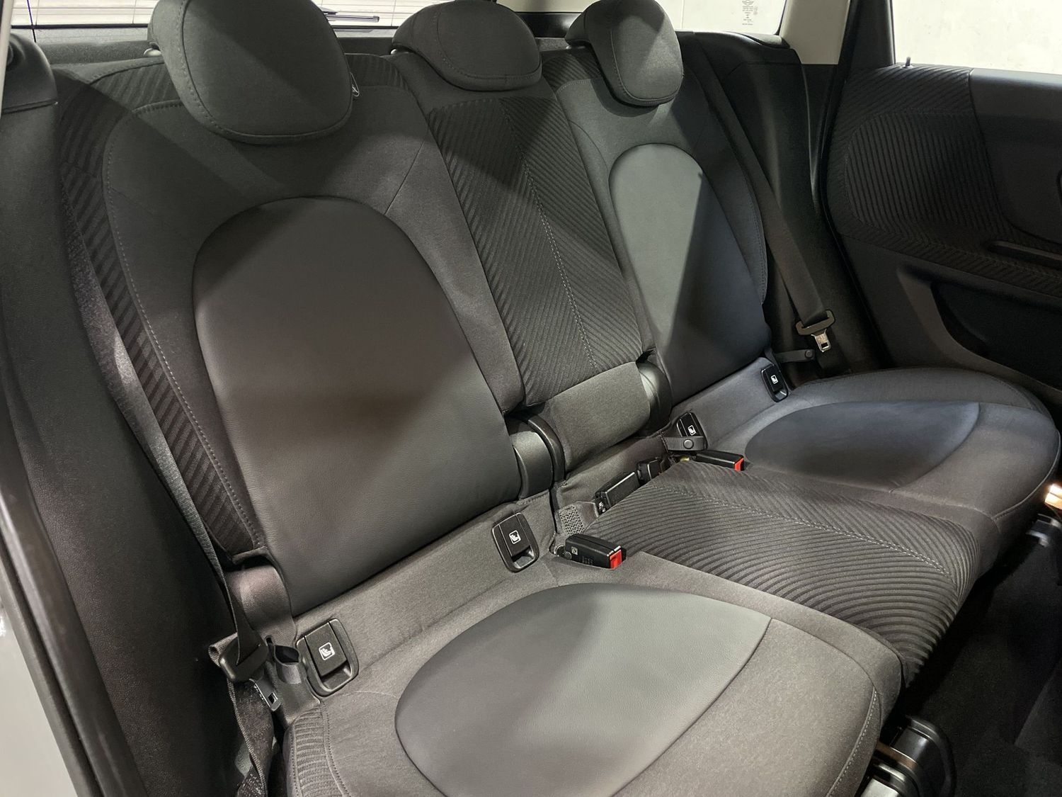 Fahrzeugabbildung MINI Cooper Countryman #LED#Keyless#Ambiente#SHZ#PDC