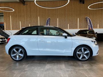 Audi A1 ambition *NAVI*PDC*SZHZ*KLIMA*SPORTFAHRWERK*