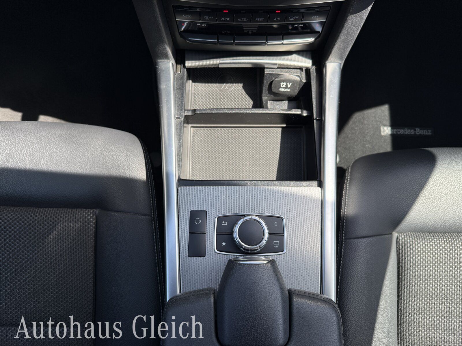 Fahrzeugabbildung Mercedes-Benz E 200 T Avantgarde Comand/AHK/RückfahrkamaraFIS