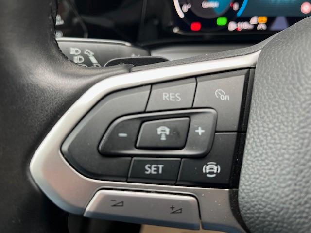 Volkswagen Golf VIII Lim. 1.5 eTSI DSG Active