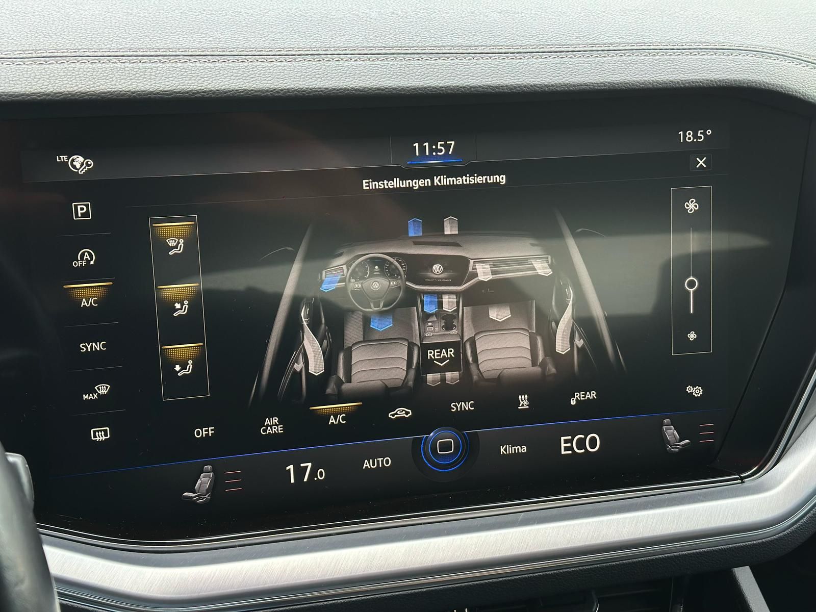 VW Touareg 3.0TDI ELEGANCE 4MOTION LED#AHK#KEYLE#SH - Image 14