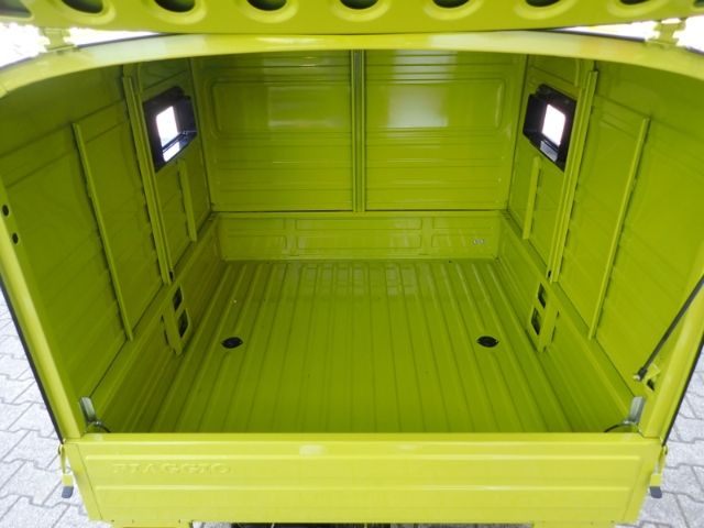Fahrzeugabbildung Piaggio Ape 50 Kasten Fenster Heckklappe Unterbodenschut