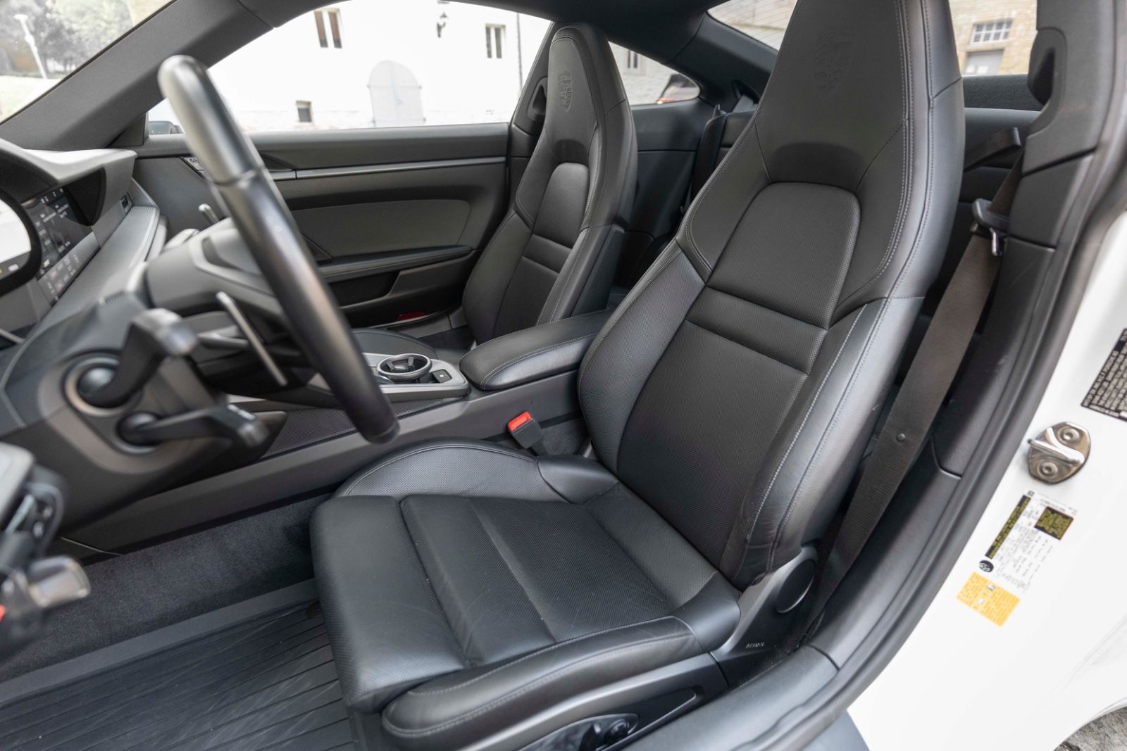 Fahrzeugabbildung Porsche 911 Carrera 992 BOSE SPORT-CHRONO PASM CARPLAY