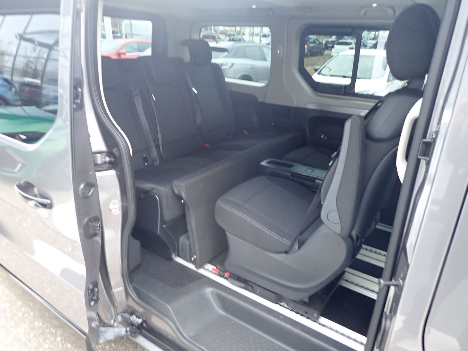 Fahrzeugabbildung Renault Trafic Combi L1H1 SpaceClass ENERGY dCi 145