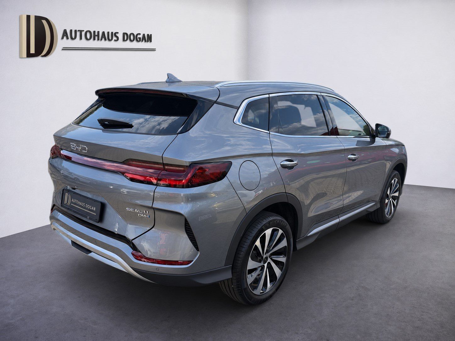 BYD SEAL U
