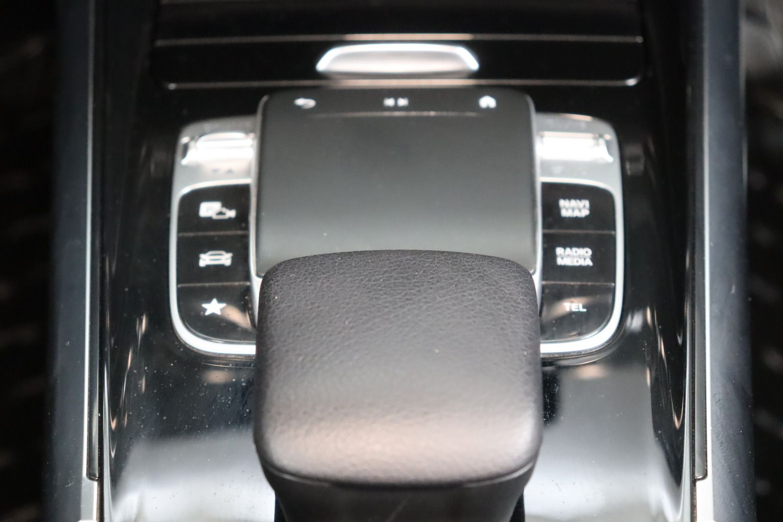 Fahrzeugabbildung Mercedes-Benz B 200 * LED * Navi * Leder