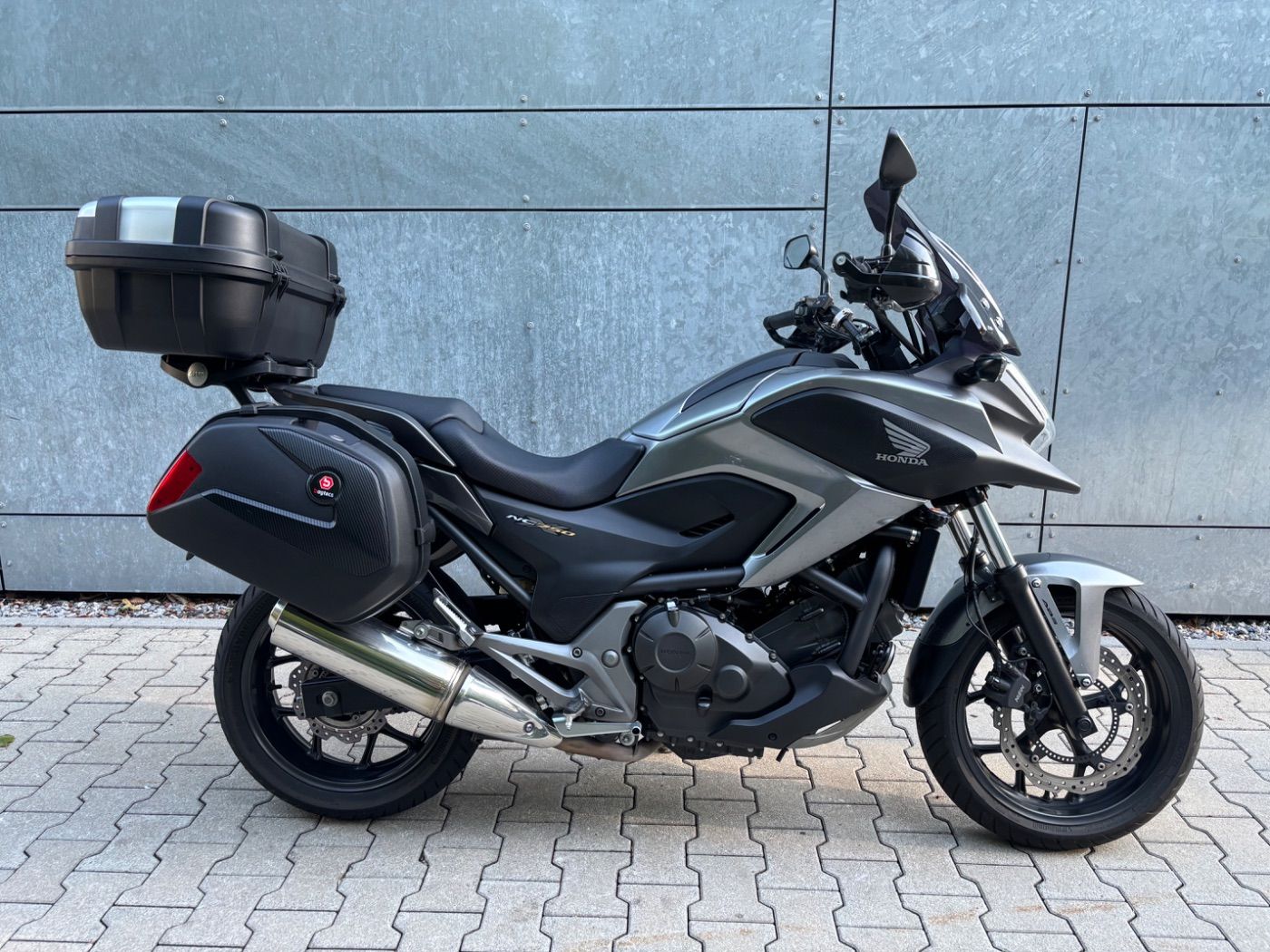 Fahrzeugabbildung Honda NC 750 X Griffheizung Seitenkoffer Topcase