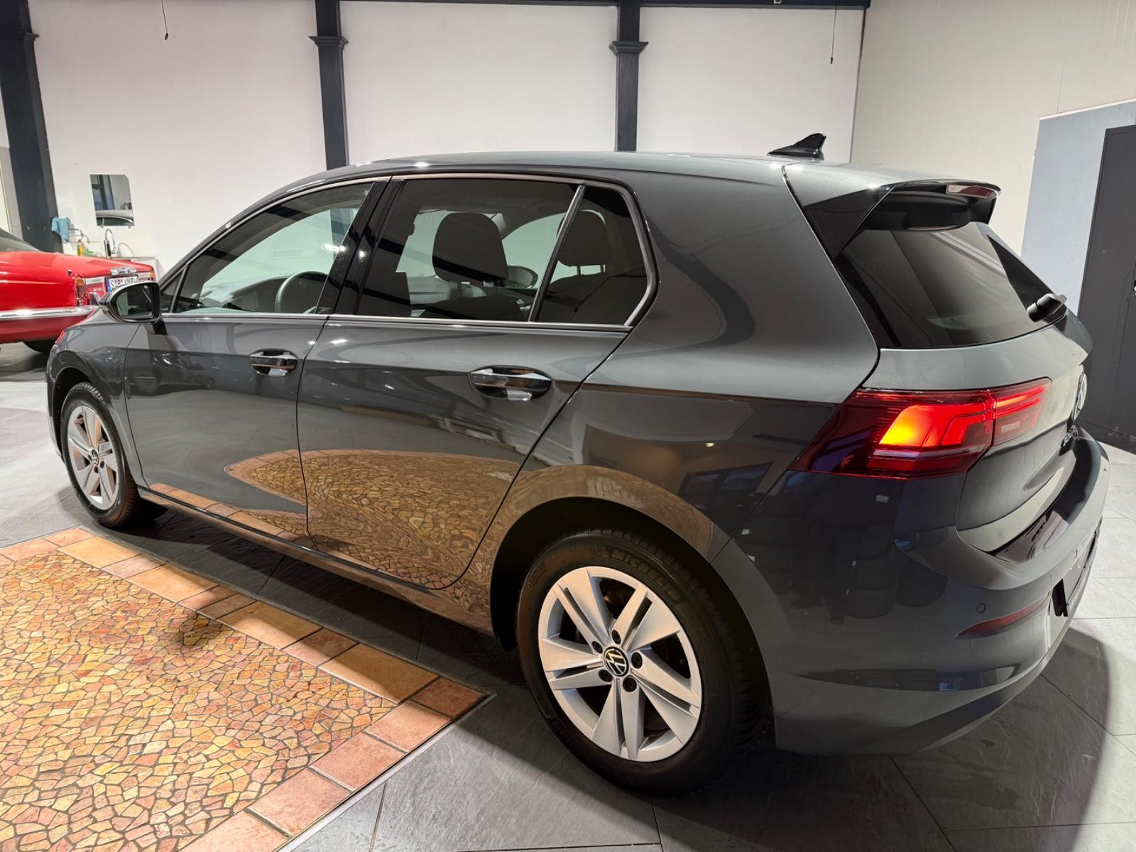 Volkswagen Golf VIII 1.5 eTSI Life *2 JAHRE GARANTIE*