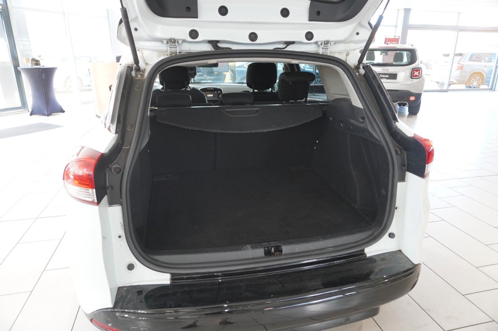 Fahrzeugabbildung Renault Clio IV Grandtour 0.9 TCE LIMITED NAVI/LED/DAB+