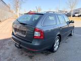 Skoda Octavia Combi Family*1Hand*SHZ*AHK*TÜVNEU* - Skoda Octavia aus 2011: Kombi