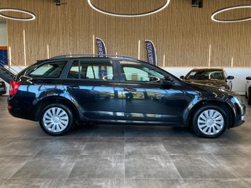 Skoda Octavia Combi Ambition *NAVI*SZHZ.*TEMPOMAT*AHK*