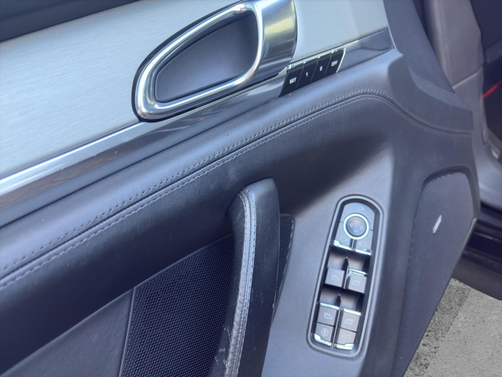 Porsche Panamera Turbo/Sport-Chrono/Schiebedach/Memory