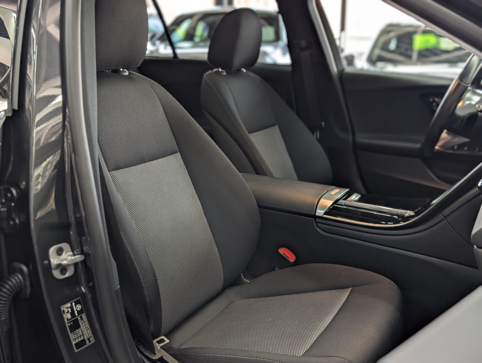 Fahrzeugabbildung Mercedes-Benz C 220 T d MHEV BUSINESS ACC PANO MBUX LED APP