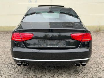 Audi A8 - 4