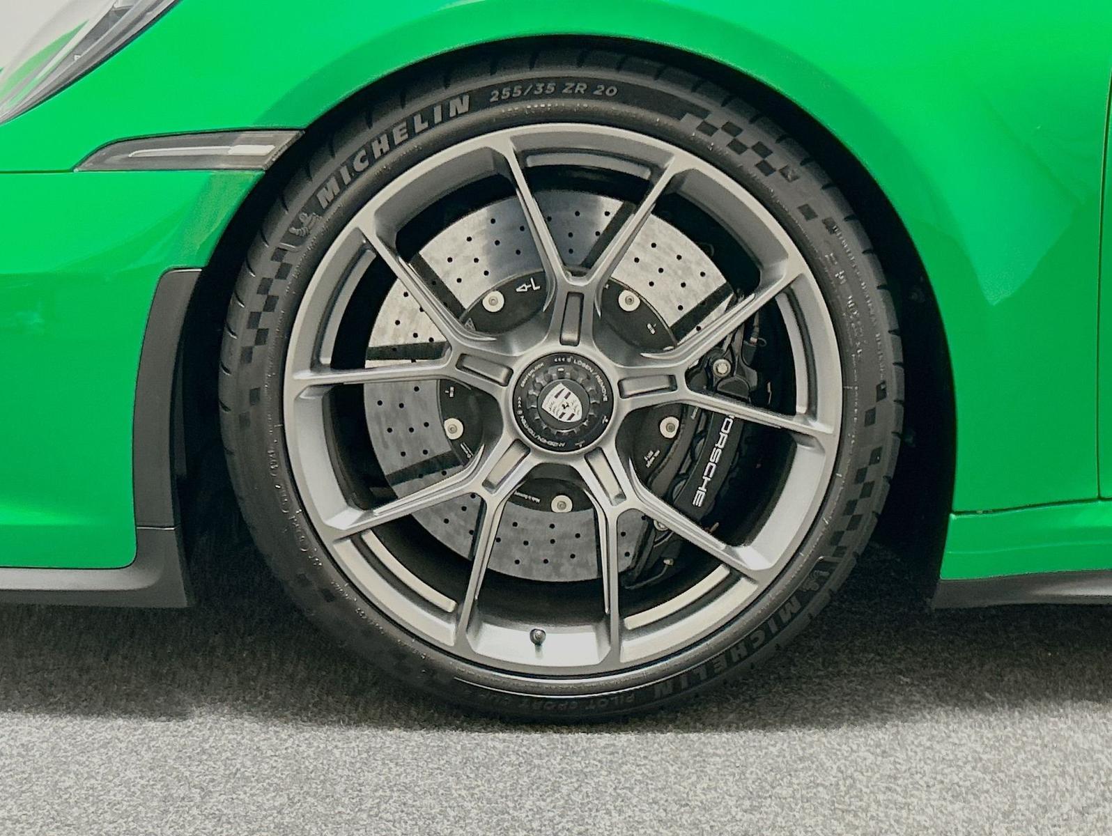 Porsche 992 911 GT3 Touring Ceramic Lift Anschlussg