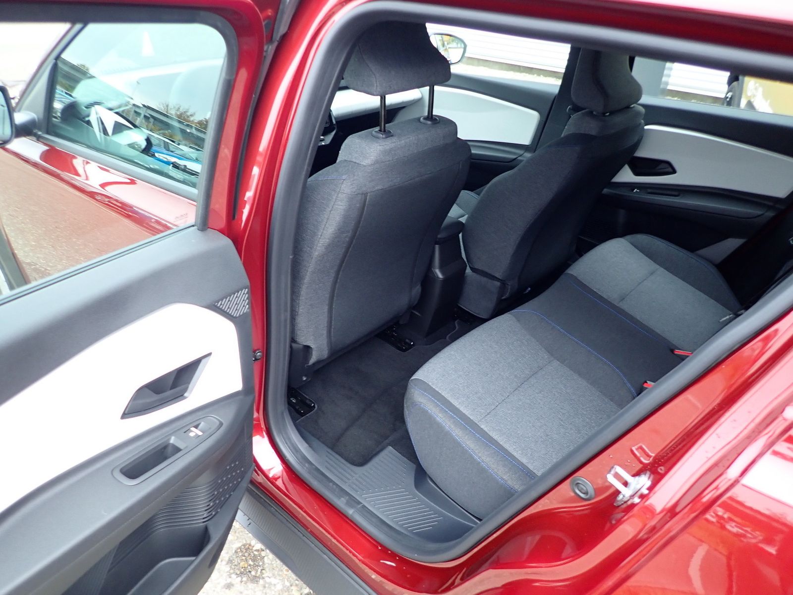 Fahrzeugabbildung Renault R 4 E-Tech elektrisch Evolution 120 Urban Rangeg