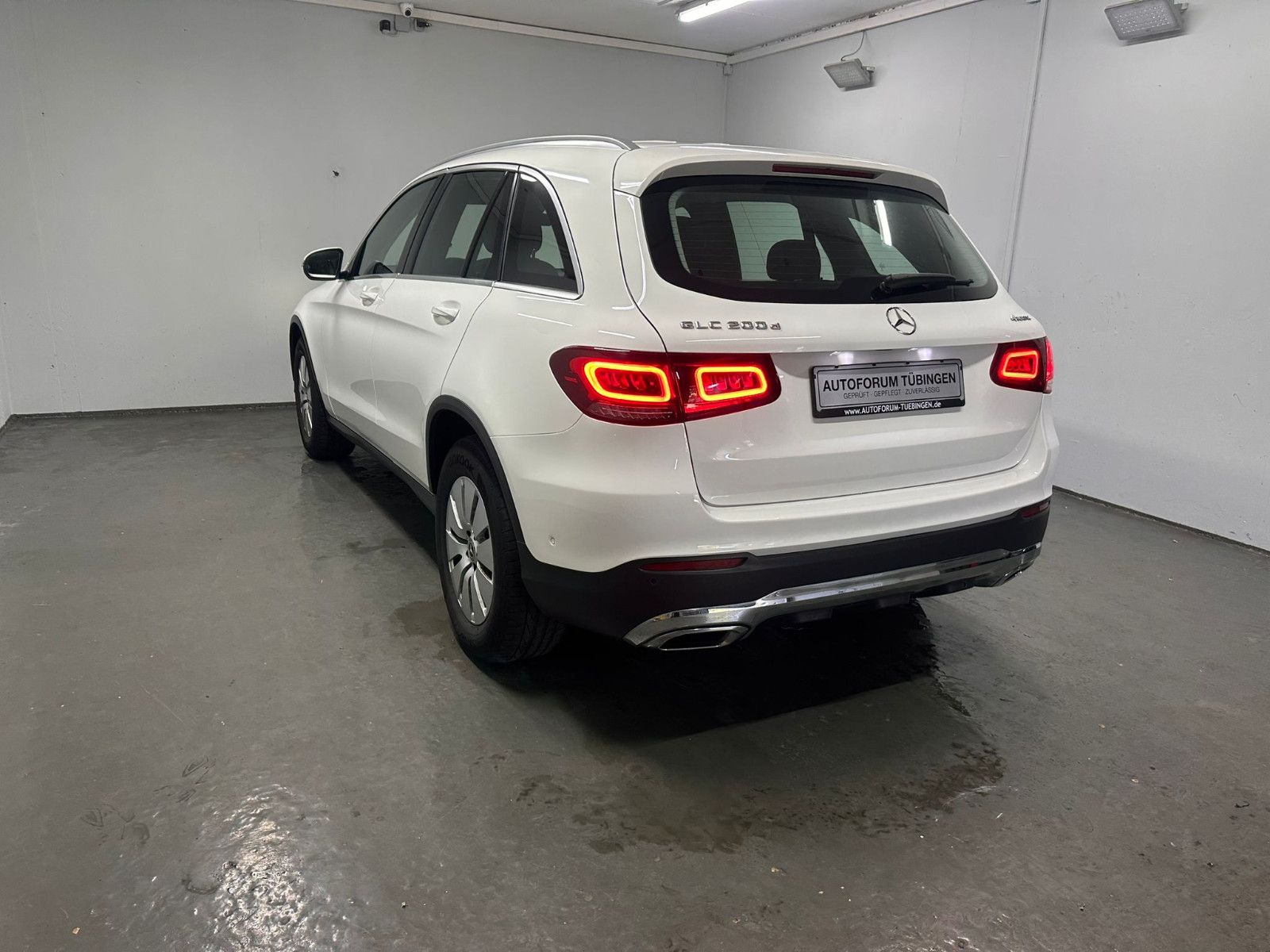 Fahrzeugabbildung Mercedes-Benz GLC 200 d 4MATIC Autom.*PANORAMA*CARPLAY*