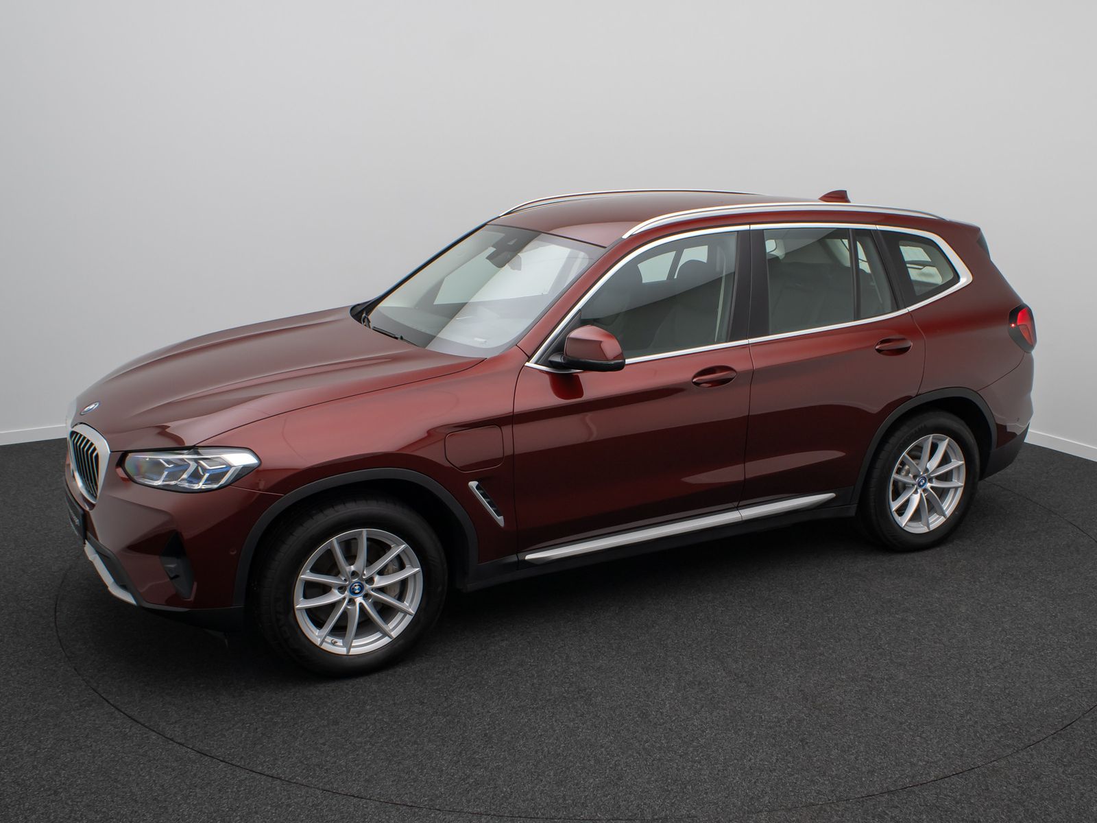 Fahrzeugabbildung BMW X3 xD30e Laser Kamera HUD DAB HiFi AHK Komfort