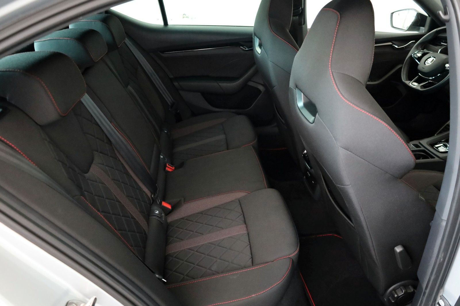 Fahrzeugabbildung SKODA Octavia Lim. RS, T.Leder,Navi,LED,SH,Kamera,ACC