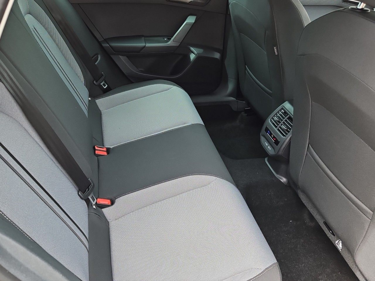 SEAT Leon 2.0 TDI 85 kW Style 10 Jahre Garantie,AHK,M - Bild 19